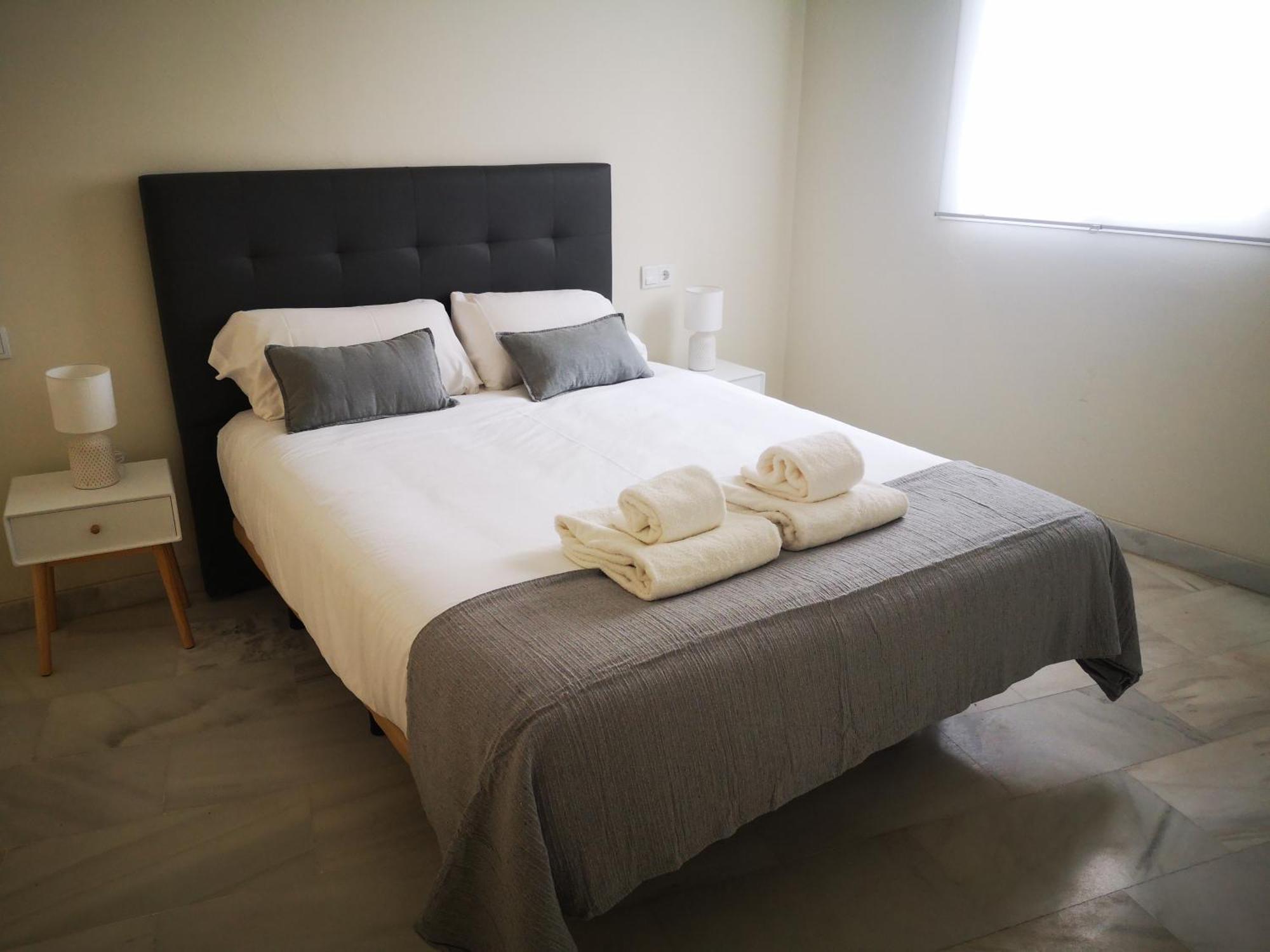 Charming Bright Apartment With Balconies On Cuesta Del Rosario Севиля Екстериор снимка